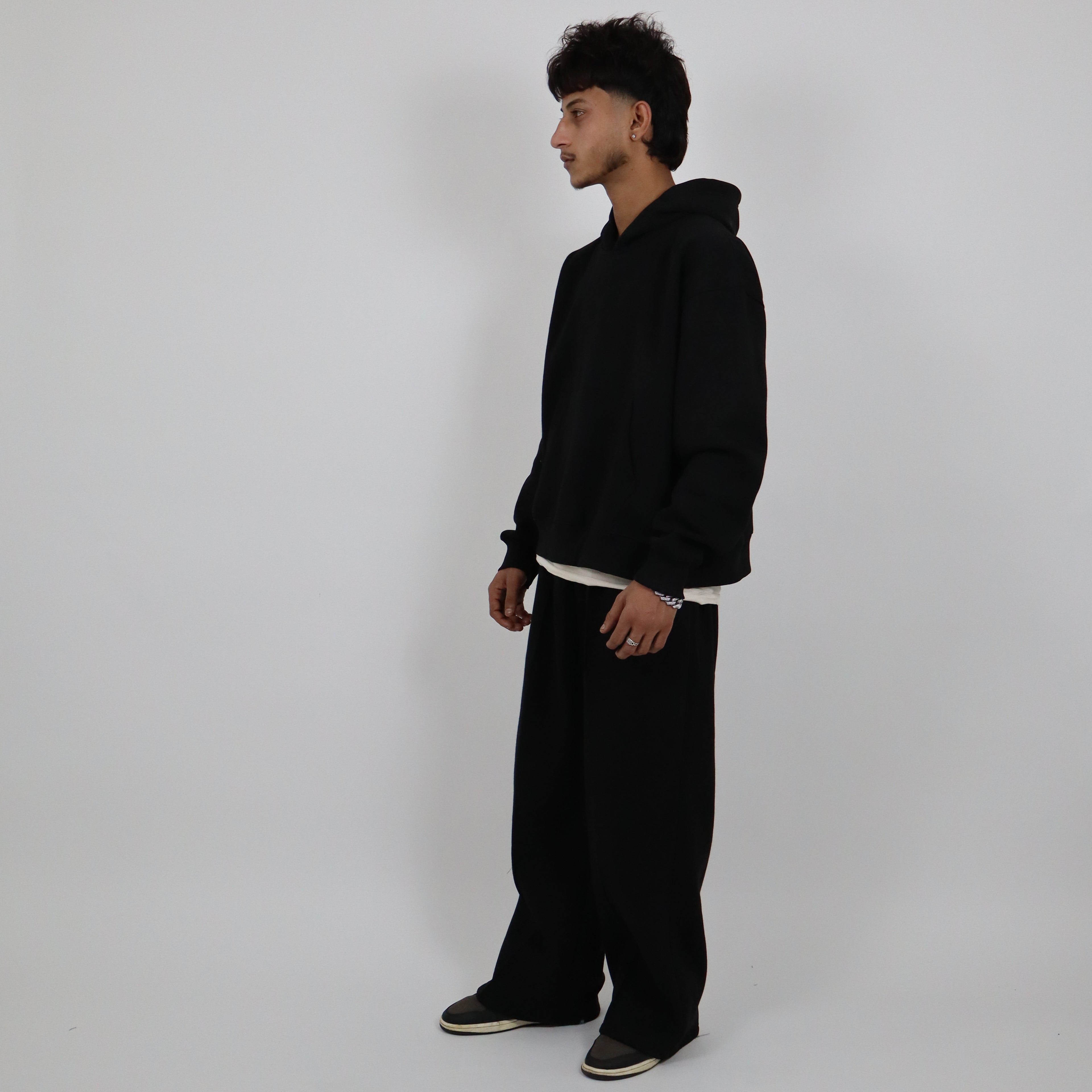 BLACK SWEAT AND BLACK HOODIE