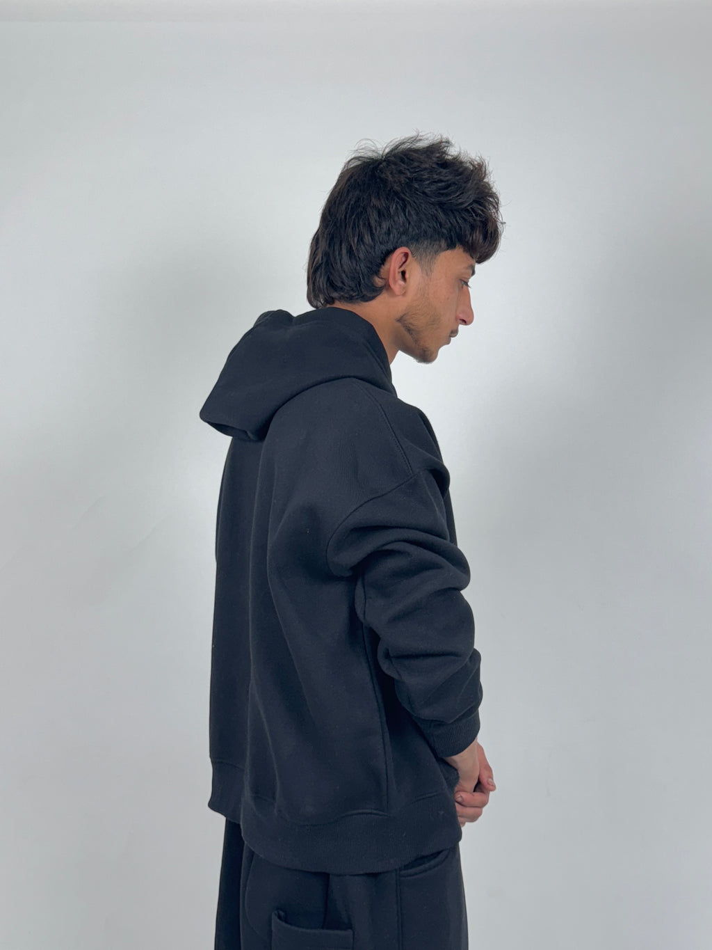 BLACK SWEAT AND BLACK HOODIE