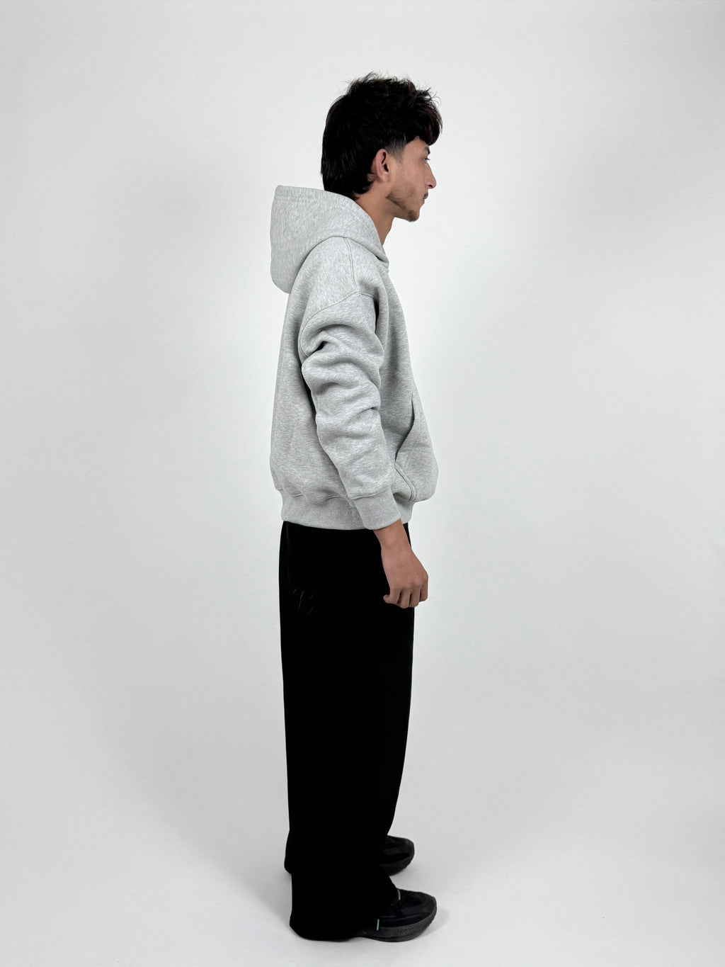 BLACK SWEAT AND GREY HOODIE