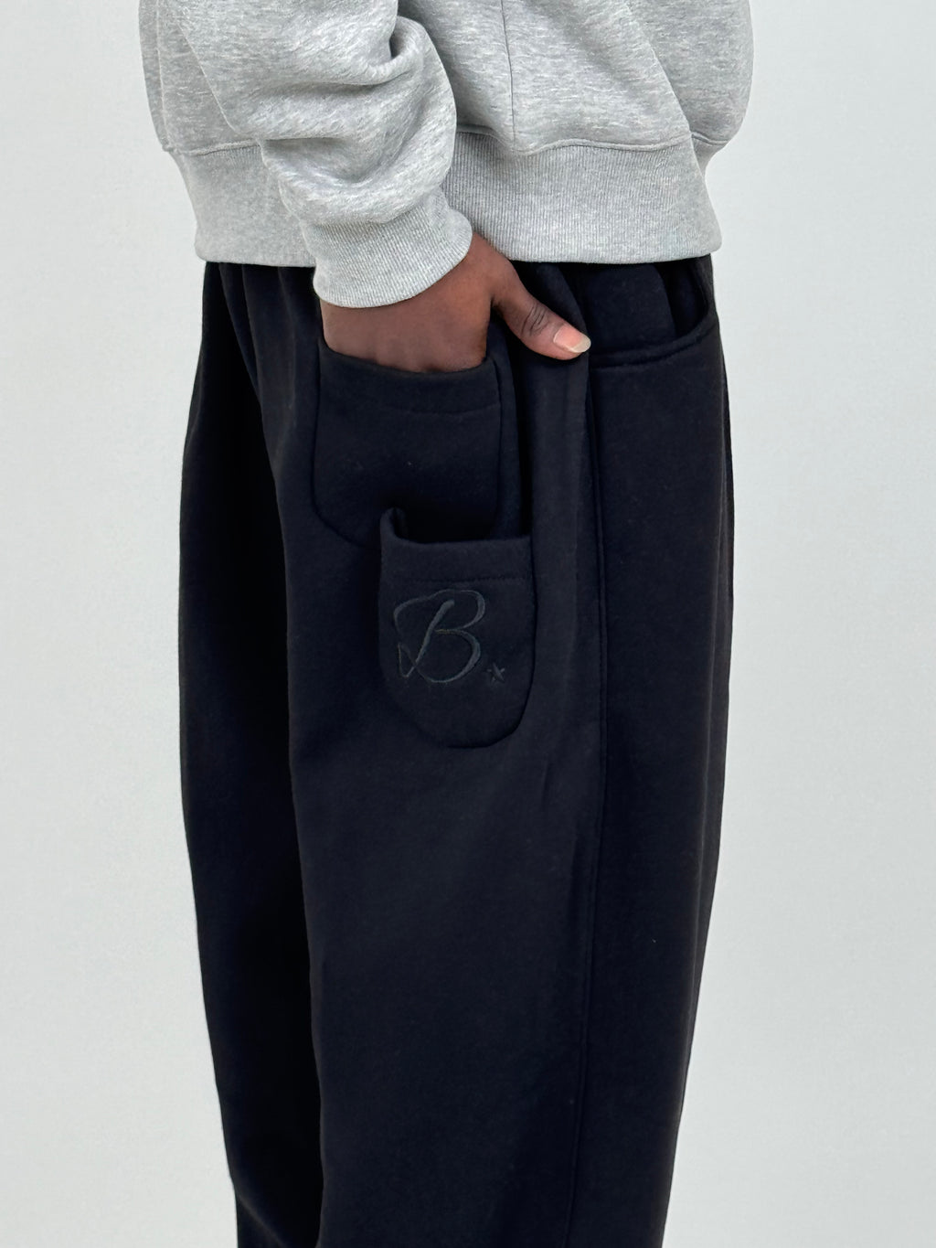 COZY B★ LEG SWEATS - BLACK